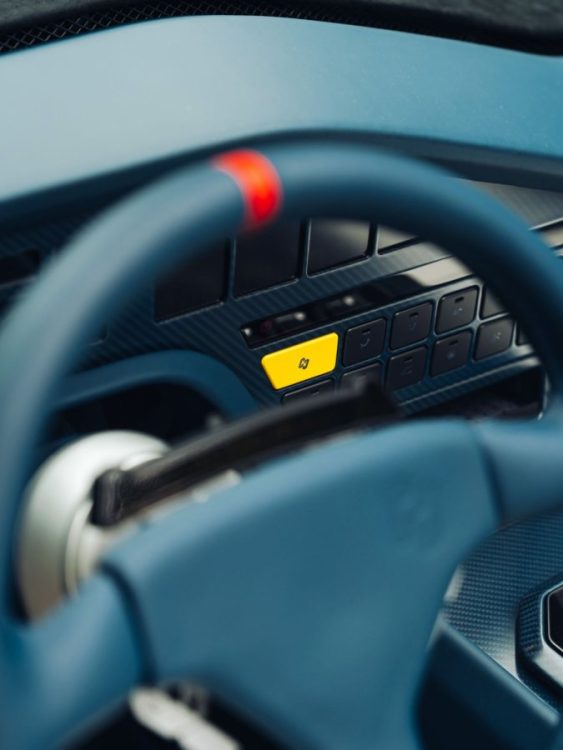 eccentrica diablo v12 roadster steering